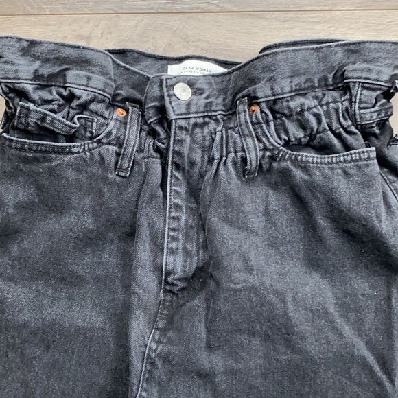 Zara Distressed Blk Denim Skirt - Size Large - Picture 3 of 4